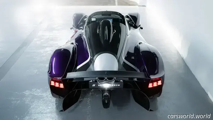 Qualcuno ha speso i soldi per una nuova Ferrari in optional, per poi disfarsi di questa Aston dopo 60 miglia | Carscoops